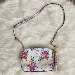 Floral crossbody bag 🌸💐🌺 | ALDO